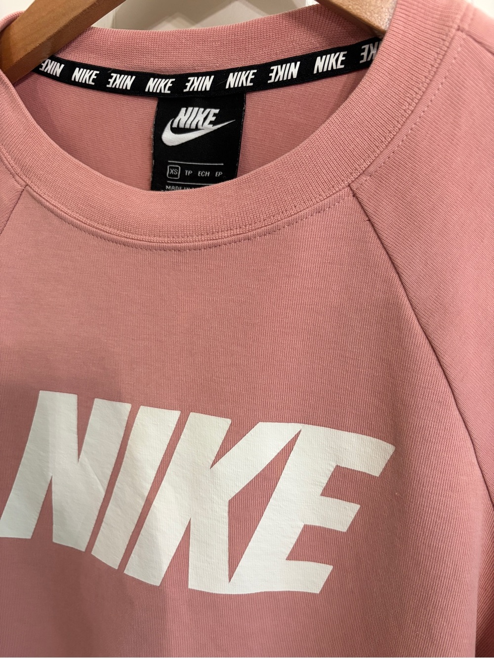 Excellent condition rare XS  Women’s Dusty Rose Crewneck Sweatshirt. Pockets - Picture 2 of 11